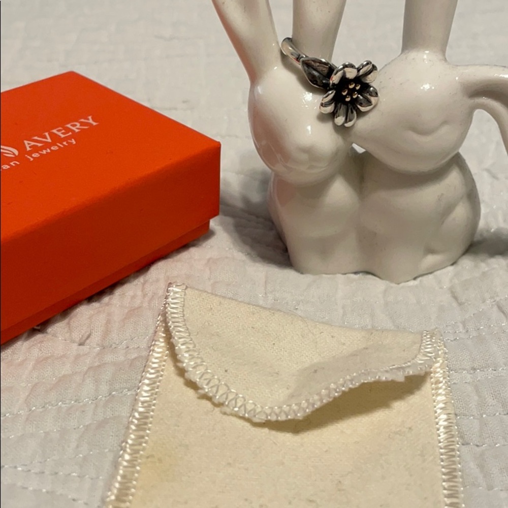 RETIRED James Avery Flower Ring